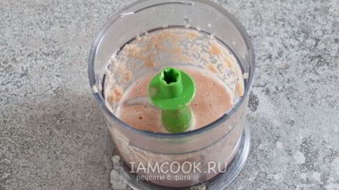 салат с миндалем и курицей