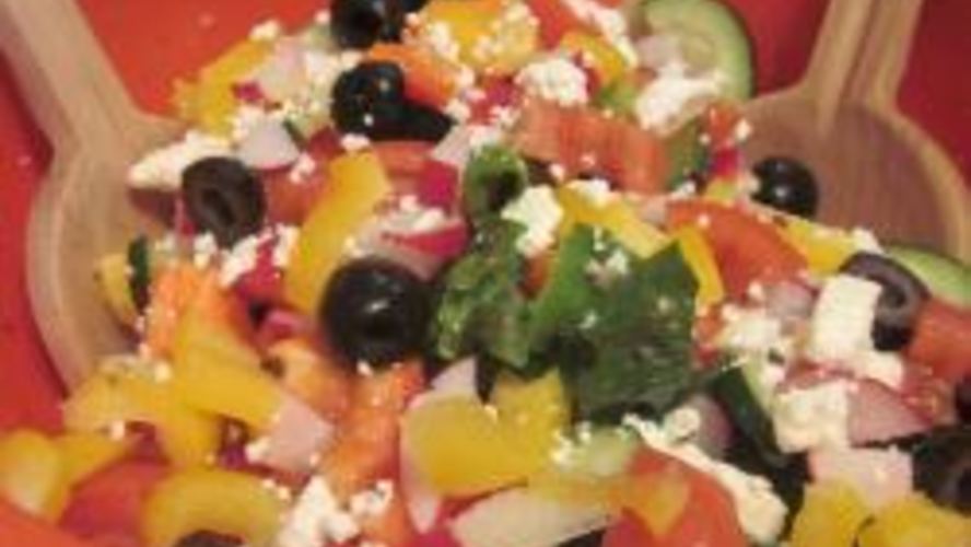 Рецепт салата с оливками и сыром-фета