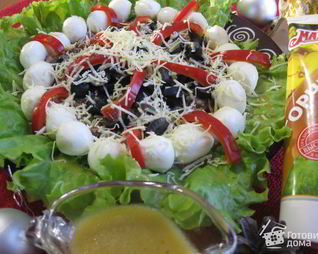 Салат с тунцом и моцареллой