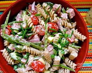 Салат с ветчиной, сыром