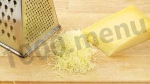 салат цезарь с курицей и домашними сухариками