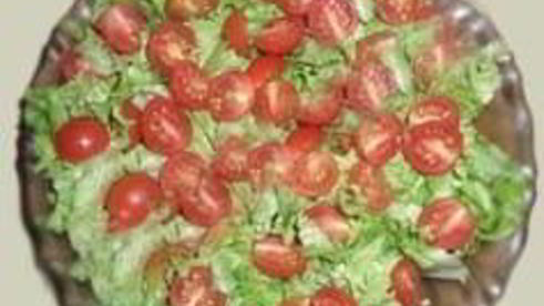 салат цезарь с курицей и домашними сухариками