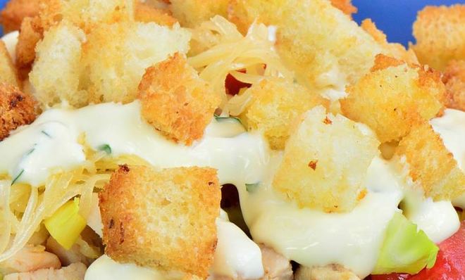 Салат Цезарь с пекинской капустой