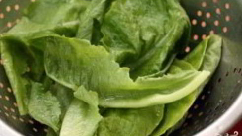 салат цезарь с сухариками