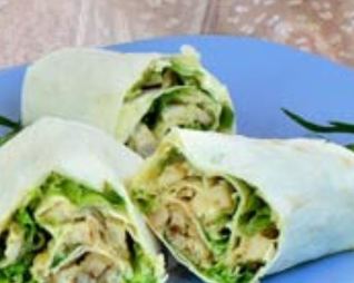 Салат Цезарь в лаваше