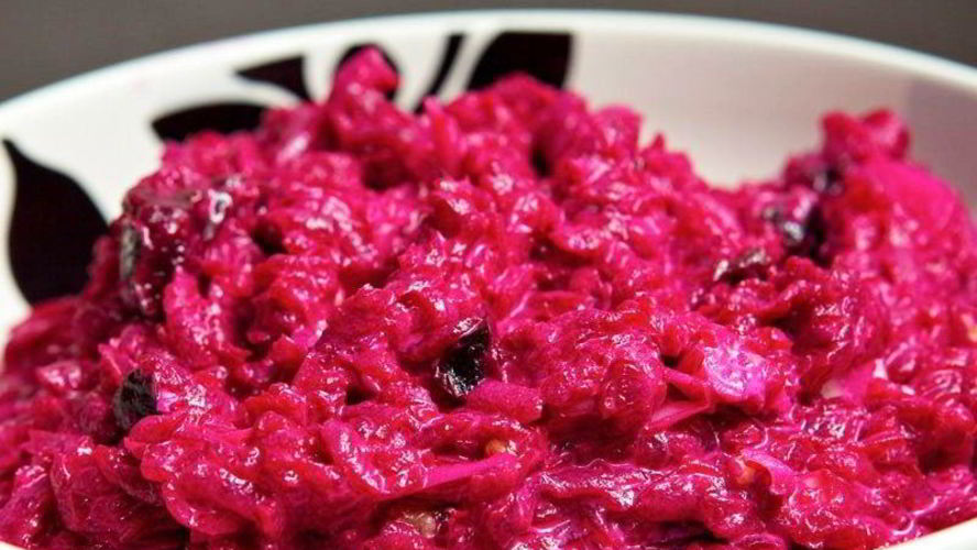 Рецепт свекольного салата с черносливом и грецкими орехами