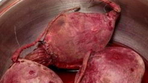 свекольный салат с черносливом и грецкими орехами