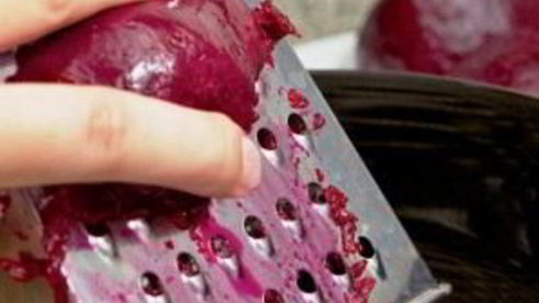 свекольный салат с черносливом и грецкими орехами