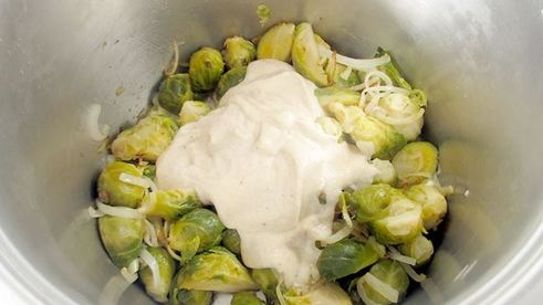 теплый салат из брюссельской капусты