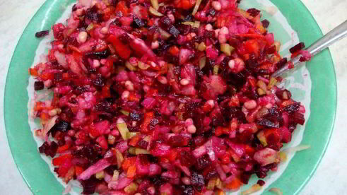 винегрет с консервированной фасолью и квашеной капустой