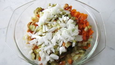 винегрет с маринованными опятами