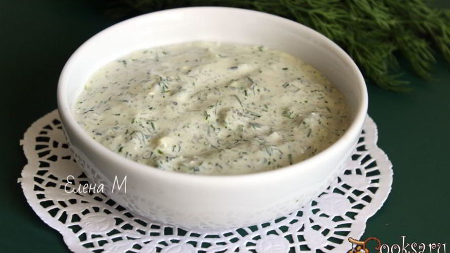 Рецепт йогуртового соуса с фетой и маслинами