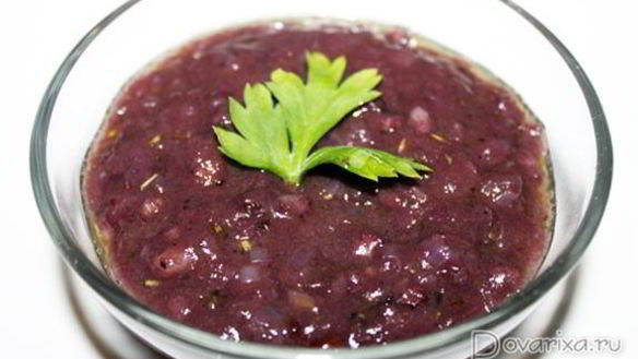 Рецепт Соуса к мясу из лука с беконом и вином