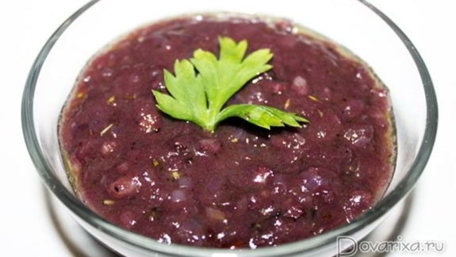 Рецепт соуса к мясу из лука с беконом и вином