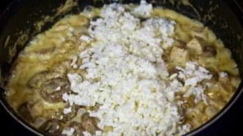 соус с курицей и грибами