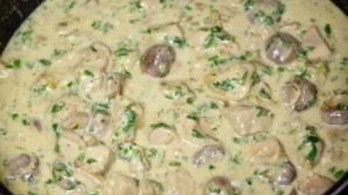 соус с курицей и грибами