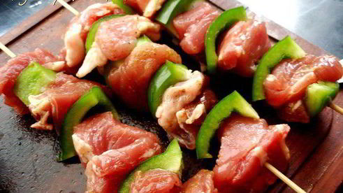 сувлаки из свинины с соусом цацики