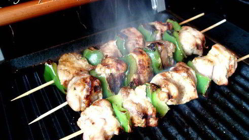 сувлаки из свинины с соусом цацики