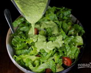 Зеленый соус из авокадо