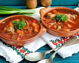 Борщ на свиных ребрах