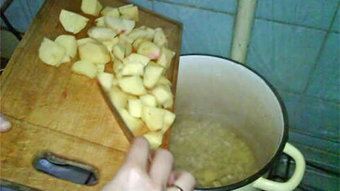 борщ с бычками и фасолью