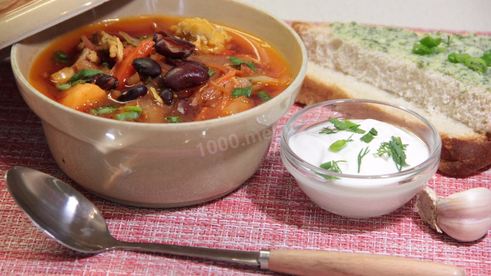 борщ с фасолью и курицей