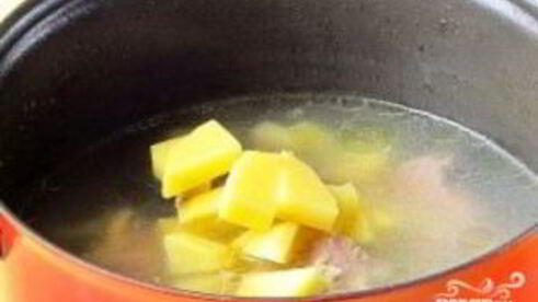 борщ с кислой капустой и свеклой