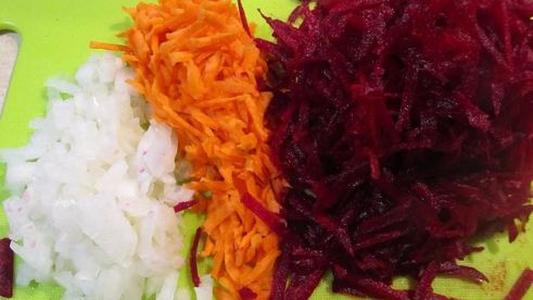 борщ с квашеной капустой и свеклой