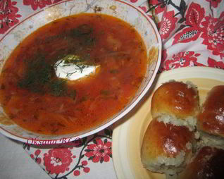 Борщ с пампушками