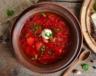 Борщ со шкварками