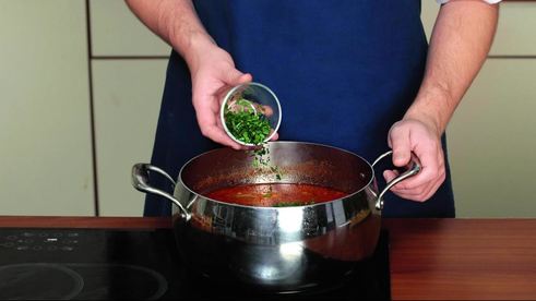 классический борщ на говяжьей грудинке