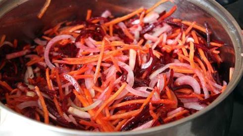 русский борщ с мясом