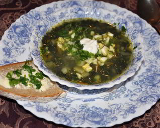 Зеленый борщ из крапивы