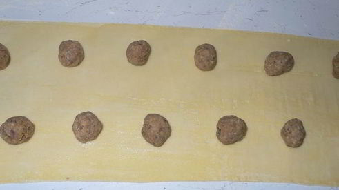 анолини в бульоне по-пьячентски