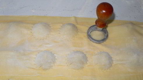 анолини в бульоне по-пьячентски