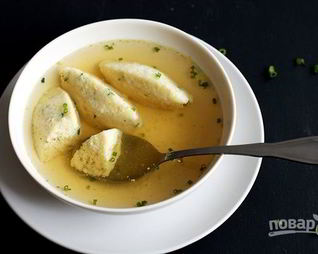 Бульон с клецками