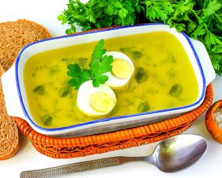 Бульон с яйцом