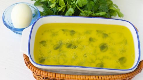 бульон с яйцом