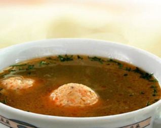 Галушки рыбные в бульоне