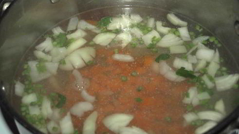 куриный бульон с фрикадельками из индейки