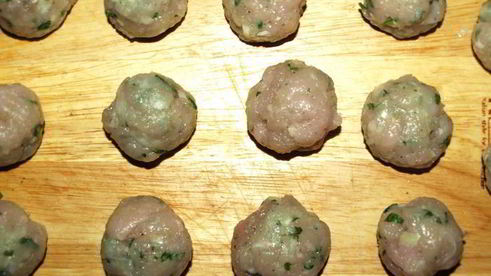 куриный бульон с фрикадельками из индейки