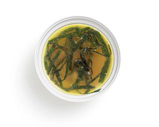 Куриный бульон с водорослями нори