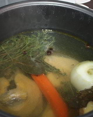 Куриный бульон в мультиварке Панасоник