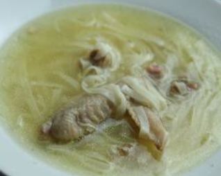 Лапша на курином бульоне