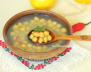 Нутовый суп на курином бульоне