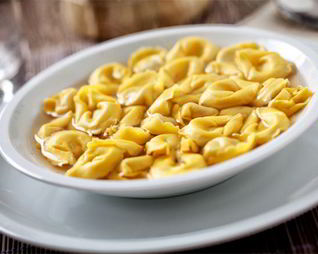 Тортеллини в бульоне