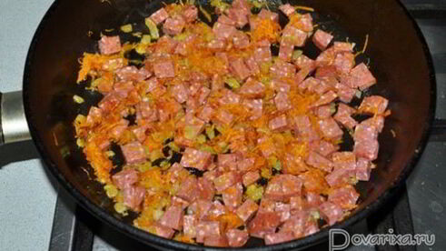 гороховый суп с колбасой