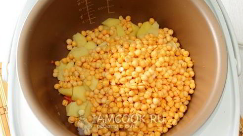 гороховый суп с копченостями в мультиварке