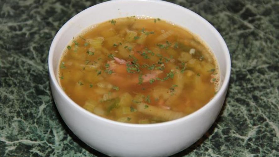 Рецепт горохового супа с сельдереем и тмином