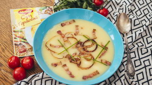 суп гороховый с беконом и луком-фри